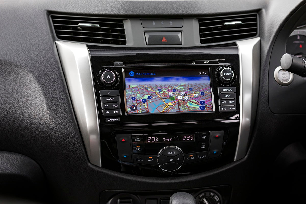 Nissan Navara 2016 - 2019 Head Unit Sat Navigation Touch Screen Digitizer Replacement